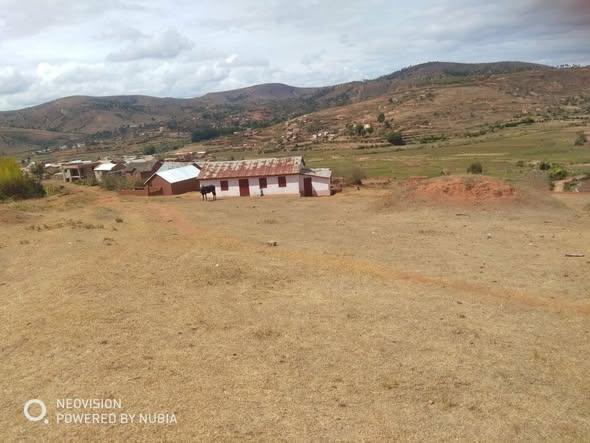 Terrain 30 000 m² à vendre — Ambohijanaka - photo 1