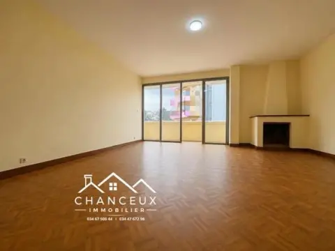 Local commercial à louer — Analakely