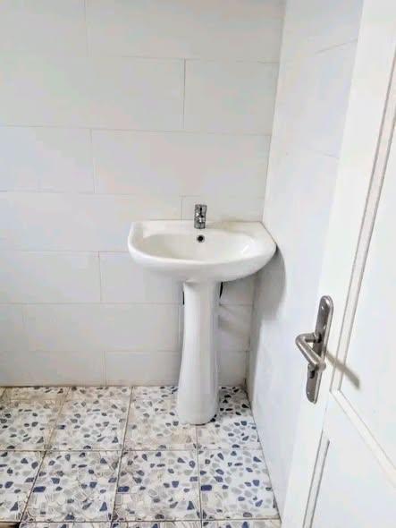 Appartement 1 ch. à louer — Ambolokandrina - photo 5
