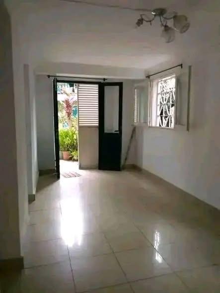 Appartement à louer — Alarobia - photo 1