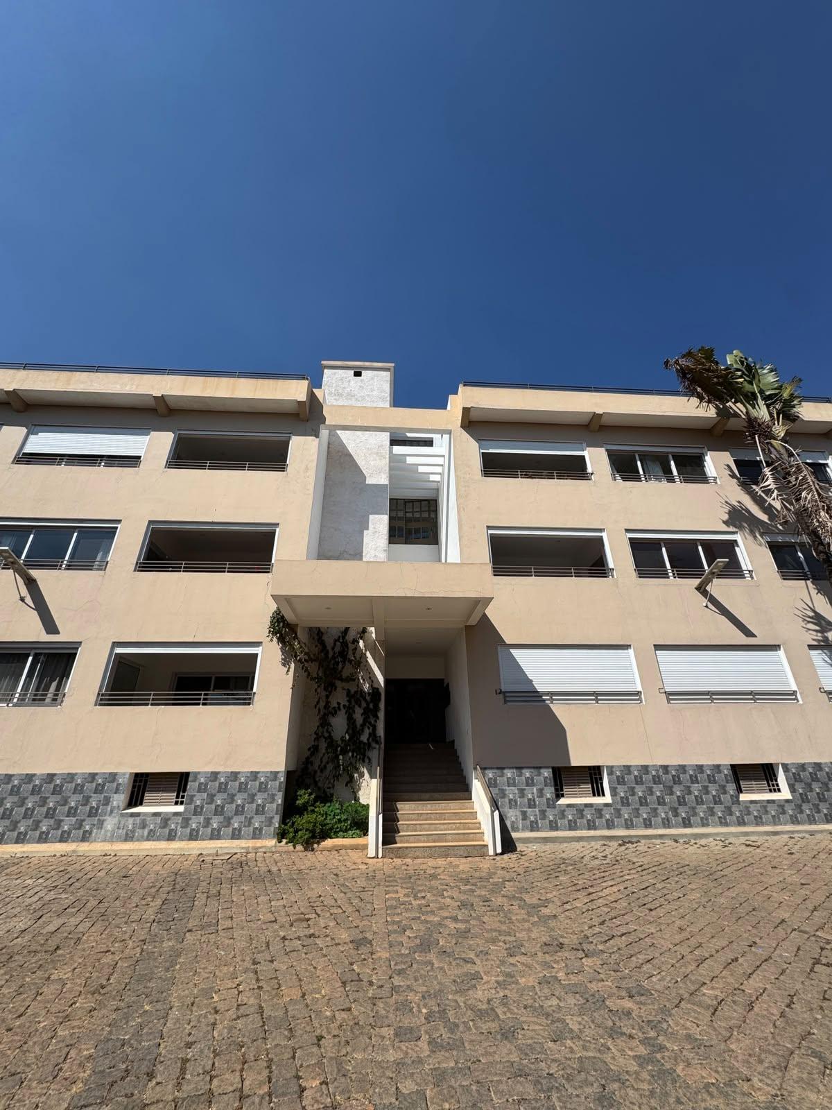Location · Appartement T4 · Talatamaty, Antananarivo - photo 1