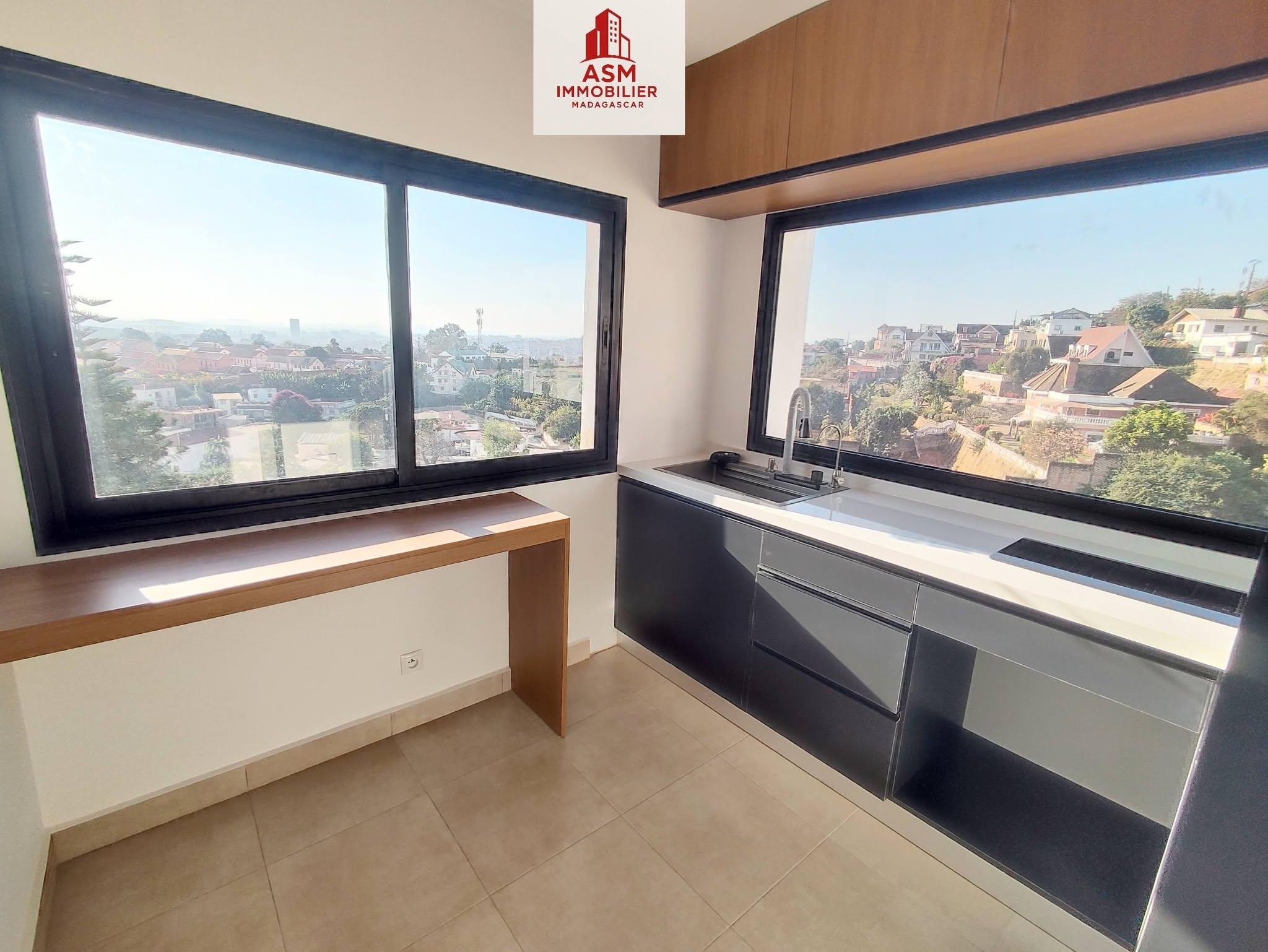 Location · Appartement T4 · Andrainarivo, Antananarivo - photo 1