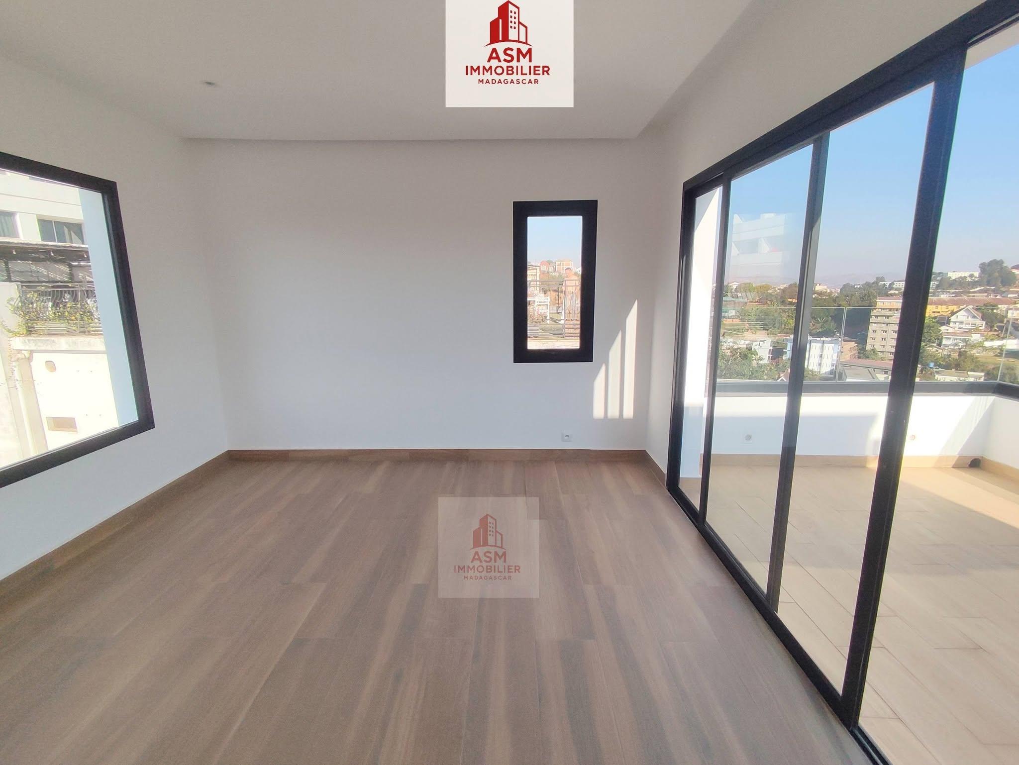 Location · Appartement T4 · Andrainarivo, Antananarivo - photo 2