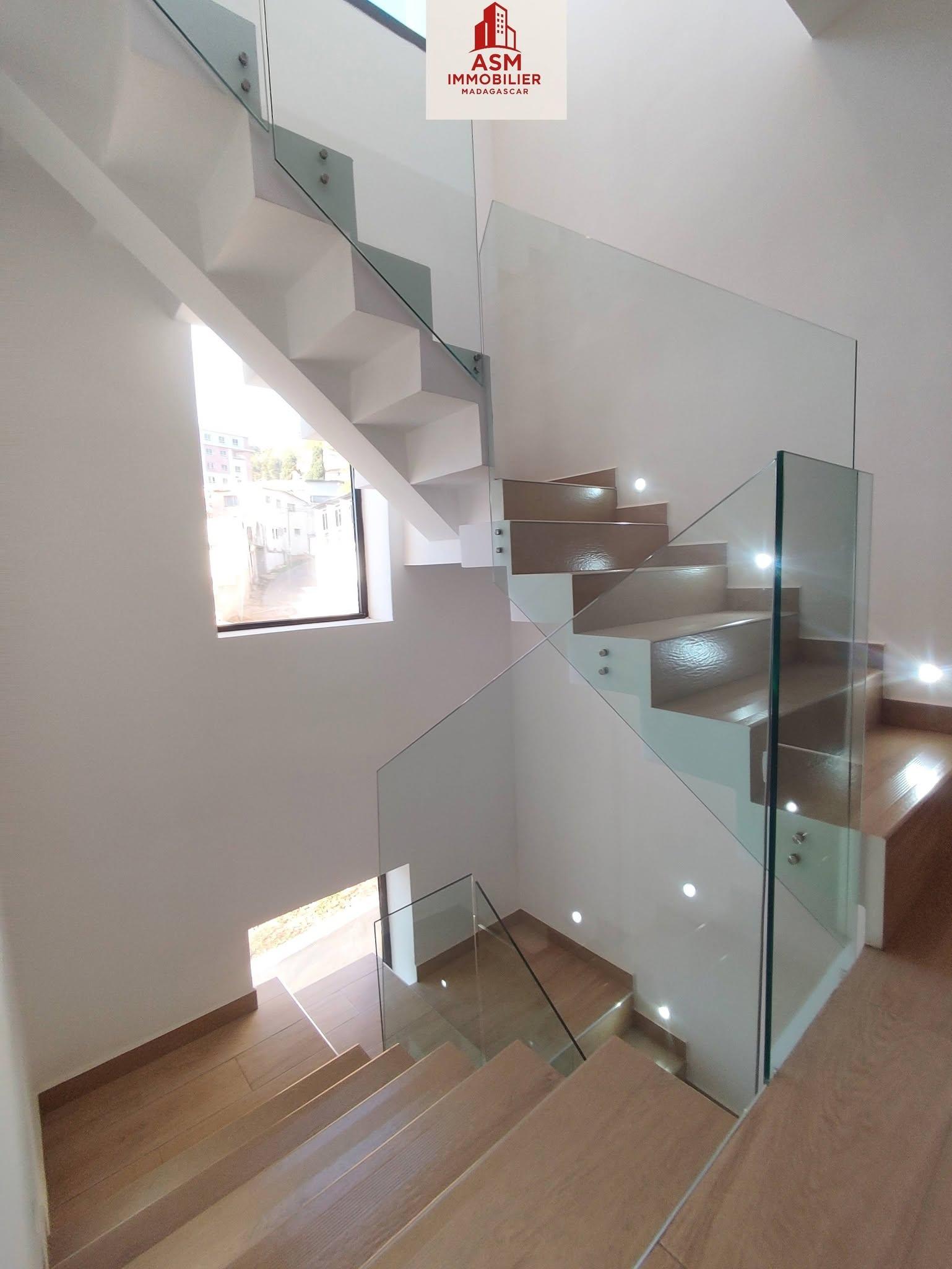 Location · Appartement T4 · Andrainarivo, Antananarivo - photo 3