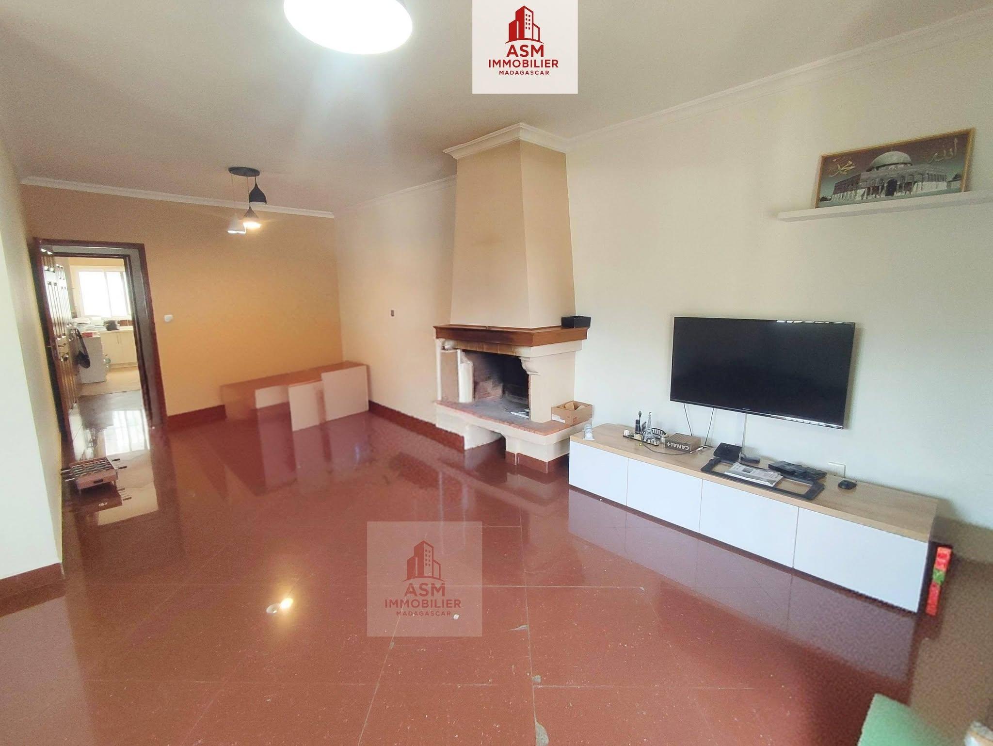 Location · Appartement T4 · Analamahitsy, Antananarivo - photo 1