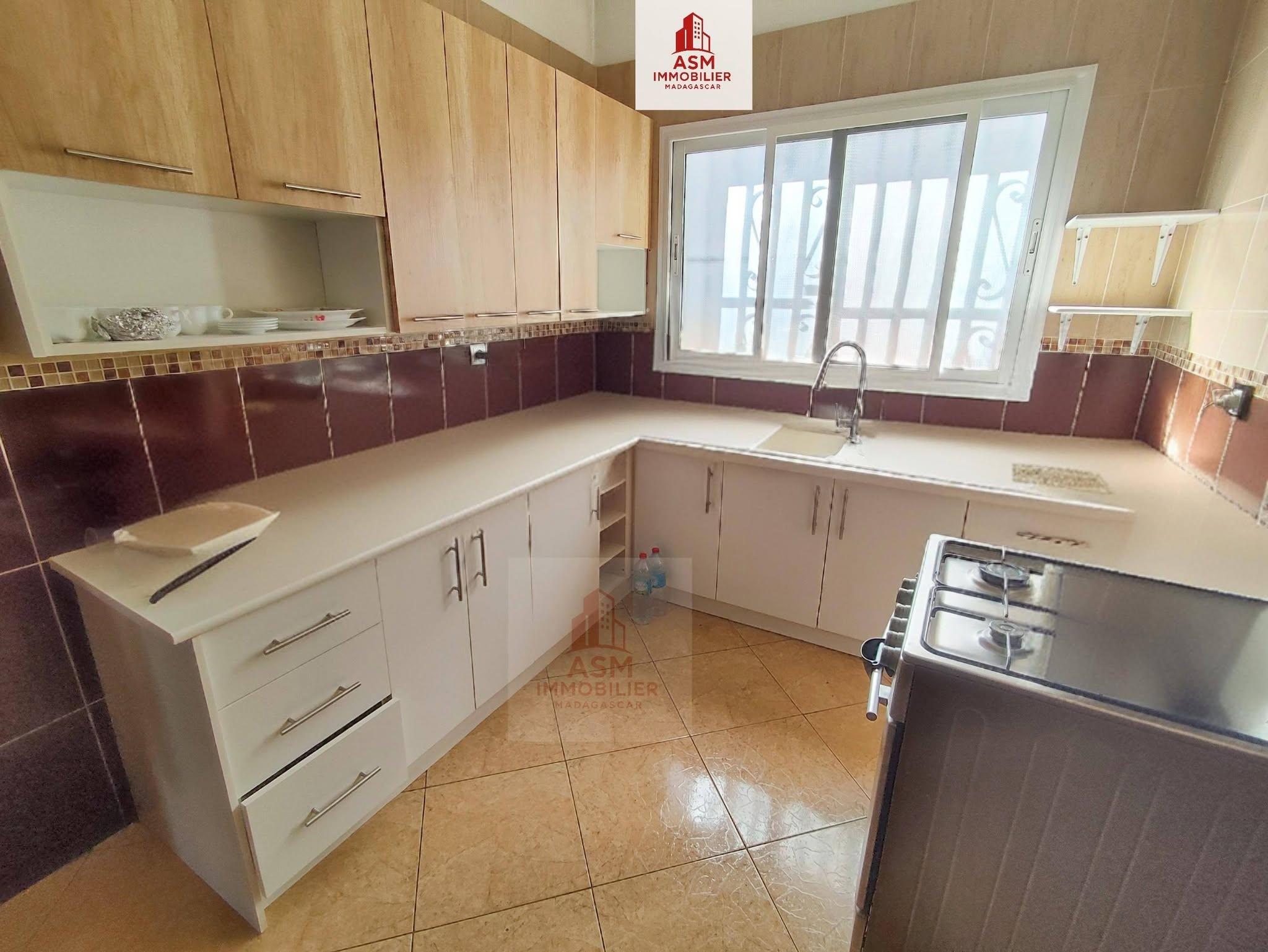 Location · Appartement T4 · Analamahitsy, Antananarivo - photo 4