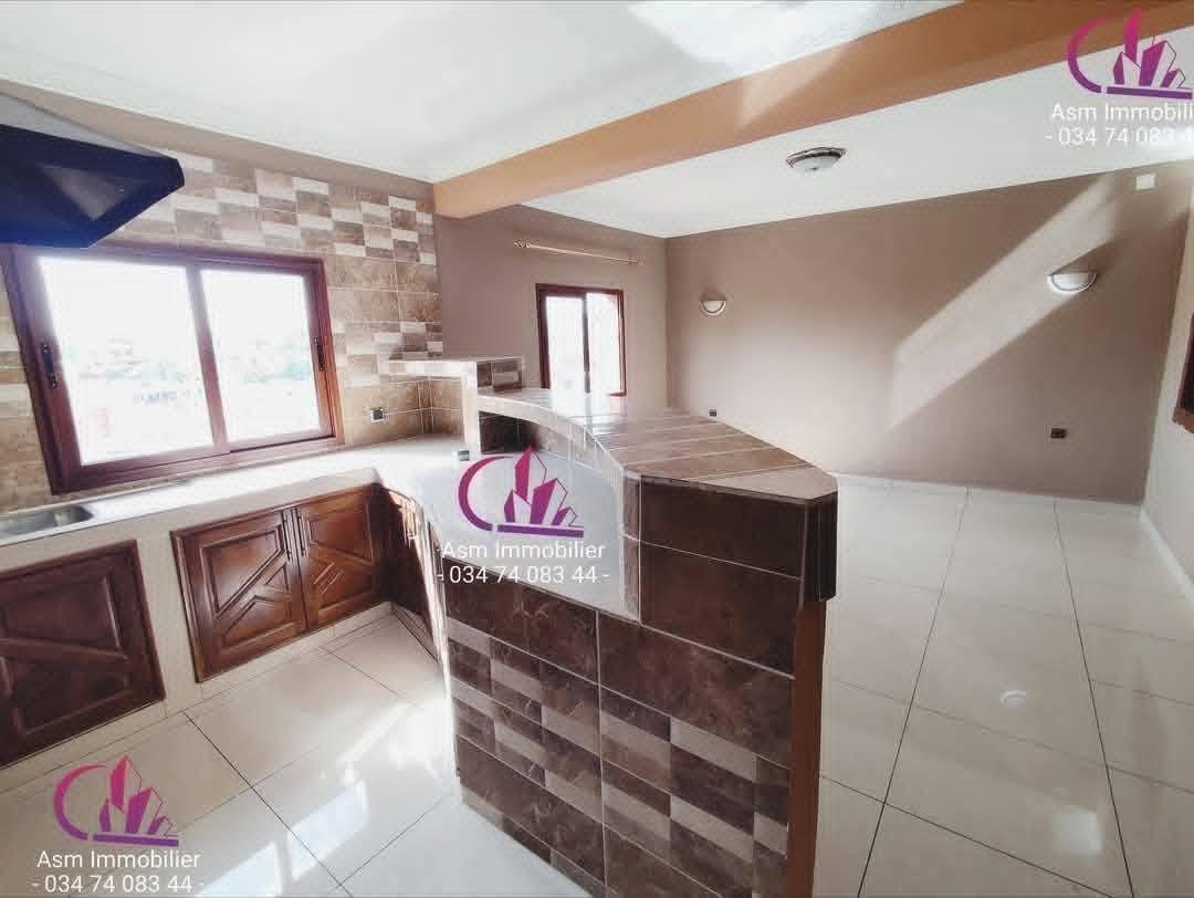 Location · Appartement T5 · Anosizato, Antananarivo - photo 2