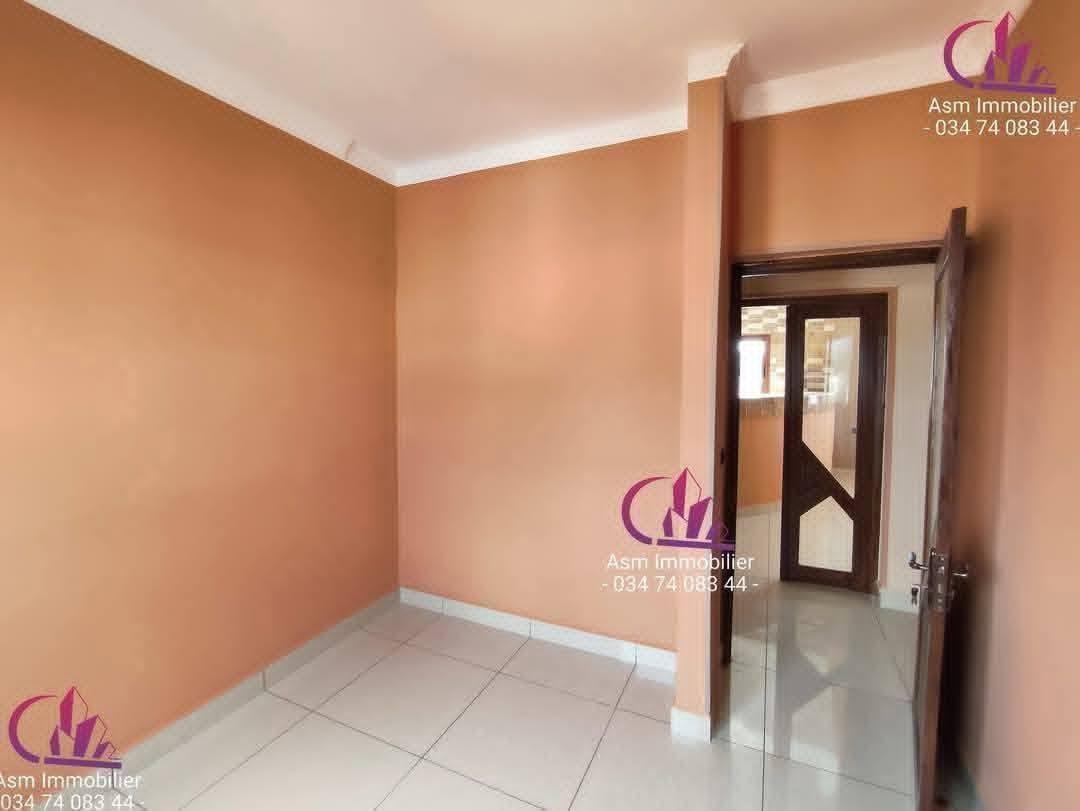 Location · Appartement T5 · Anosizato, Antananarivo - photo 4