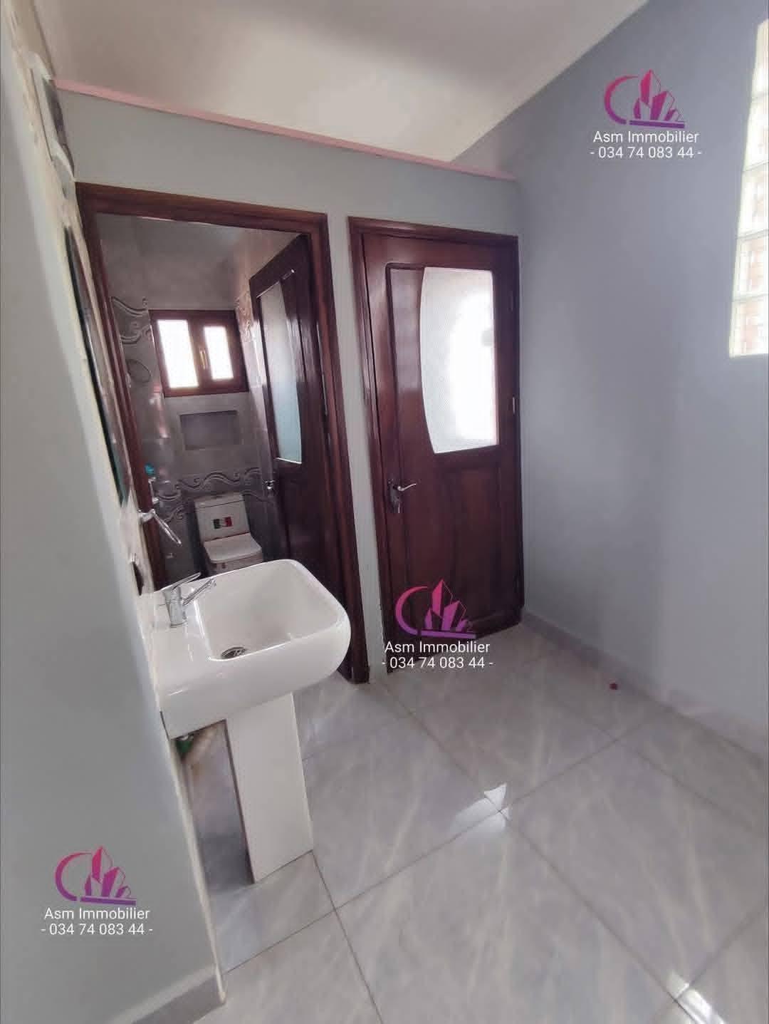 Location · Appartement T5 · Anosizato, Antananarivo - photo 8