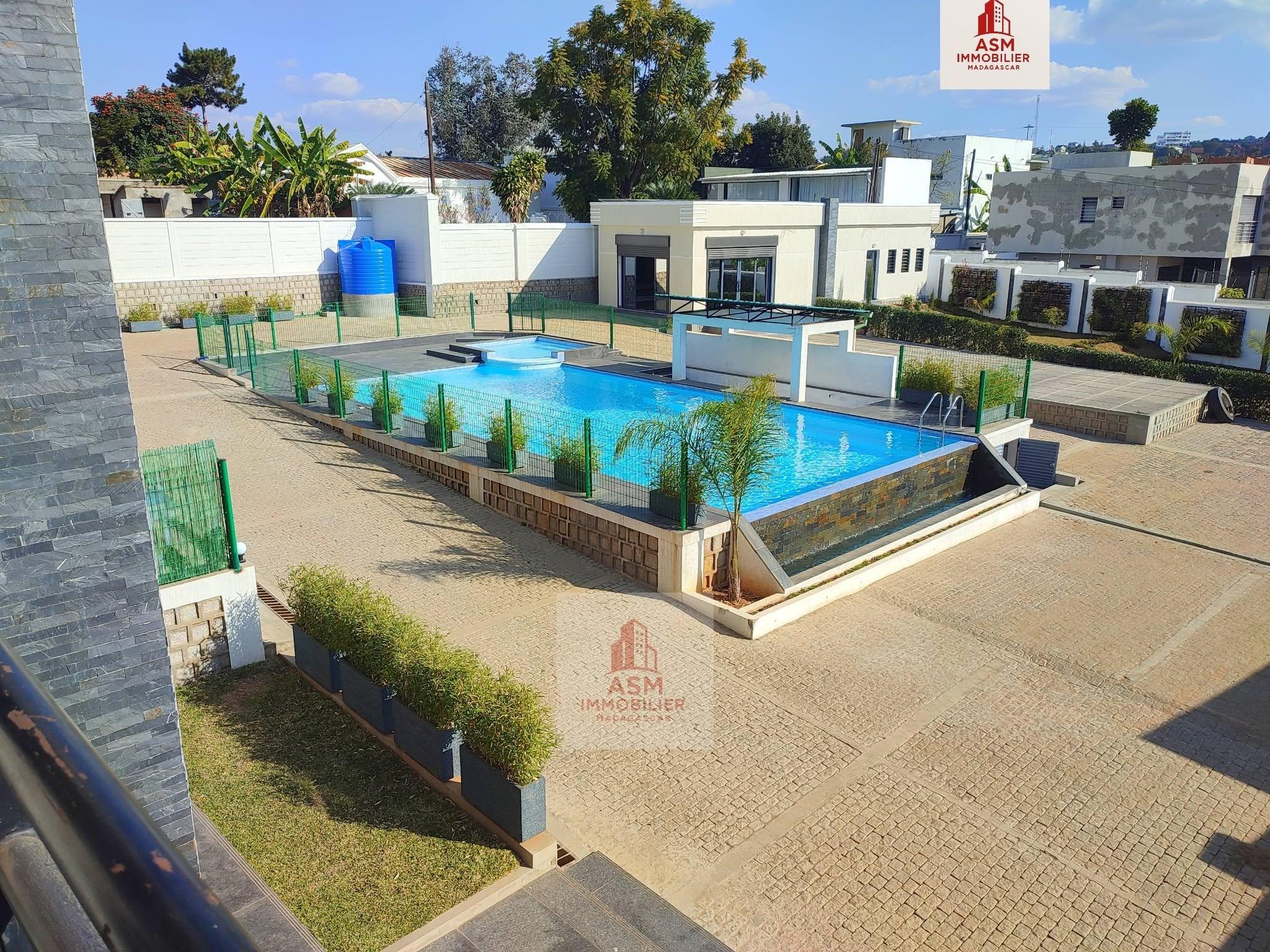 Location · Ensemble 3 villas de standing · Ambatobe, Antananarivo - photo 3