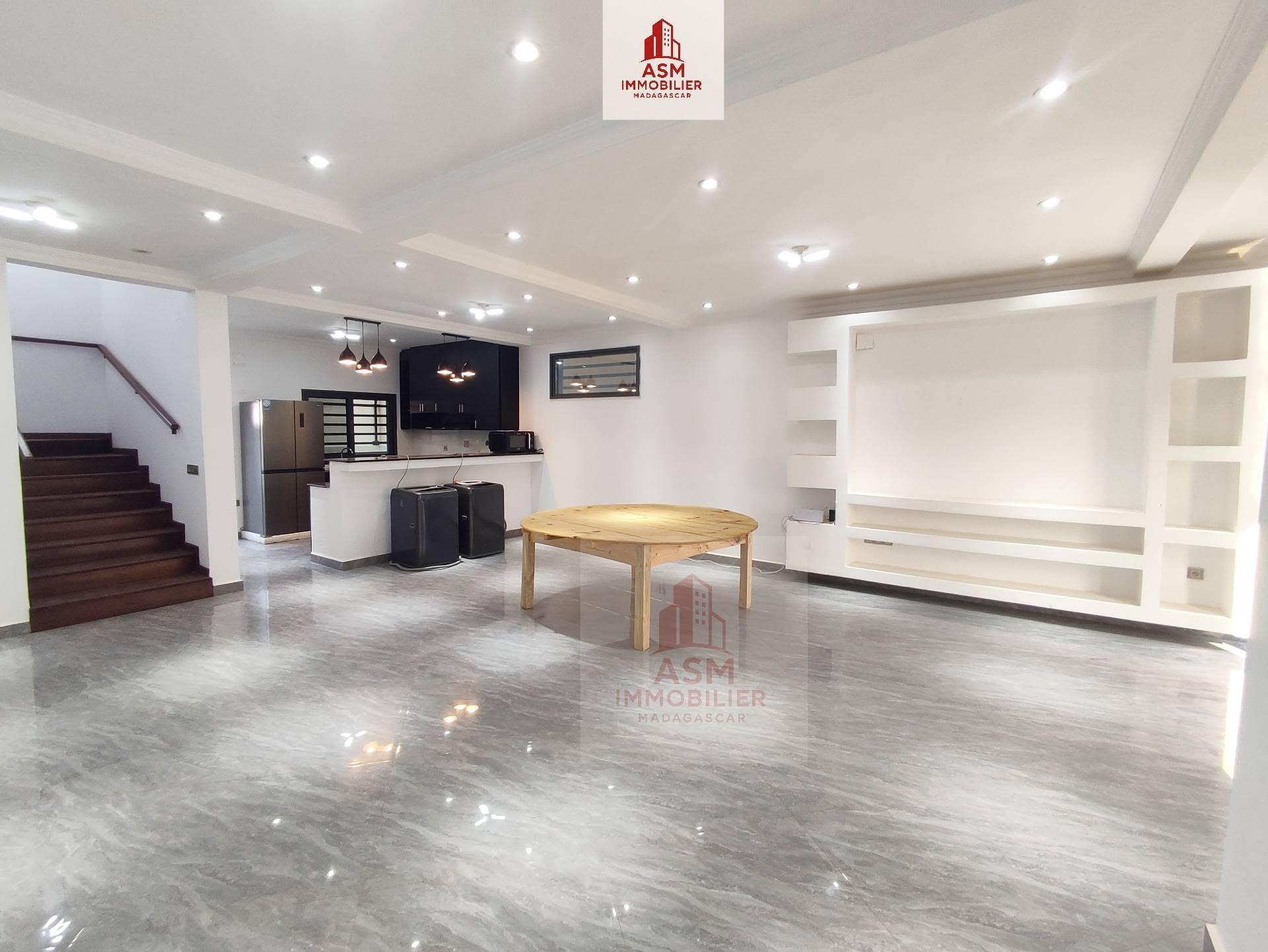Location · Ensemble 3 villas de standing · Ambatobe, Antananarivo - photo 6