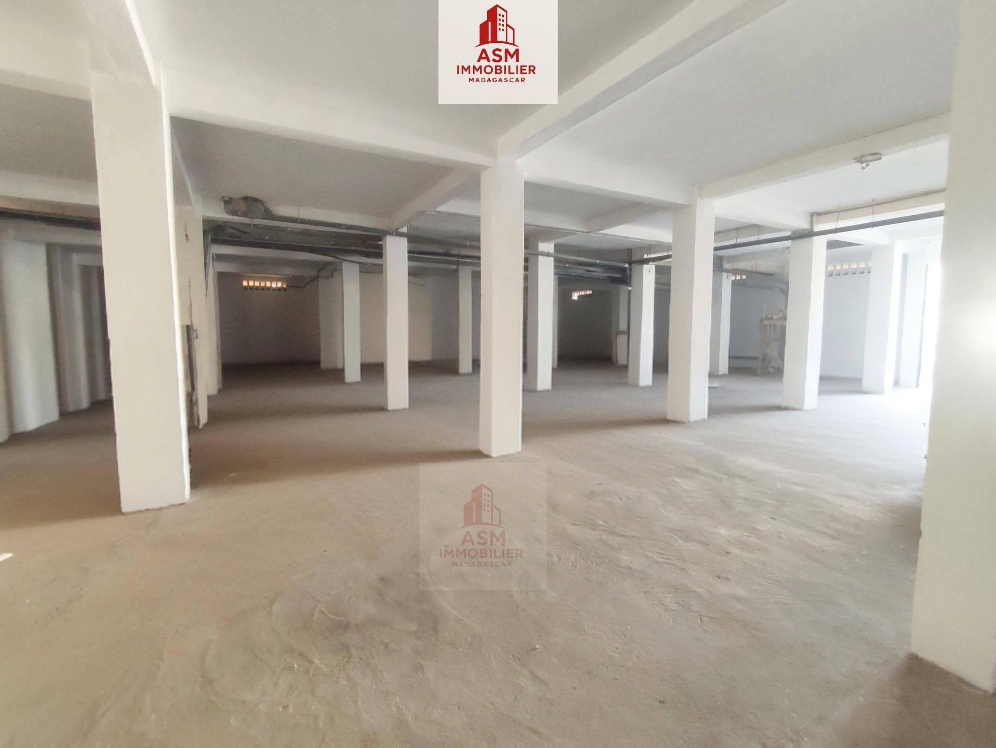 Location · Entrepôt 500 m² · Ivato, Antananarivo - photo 2