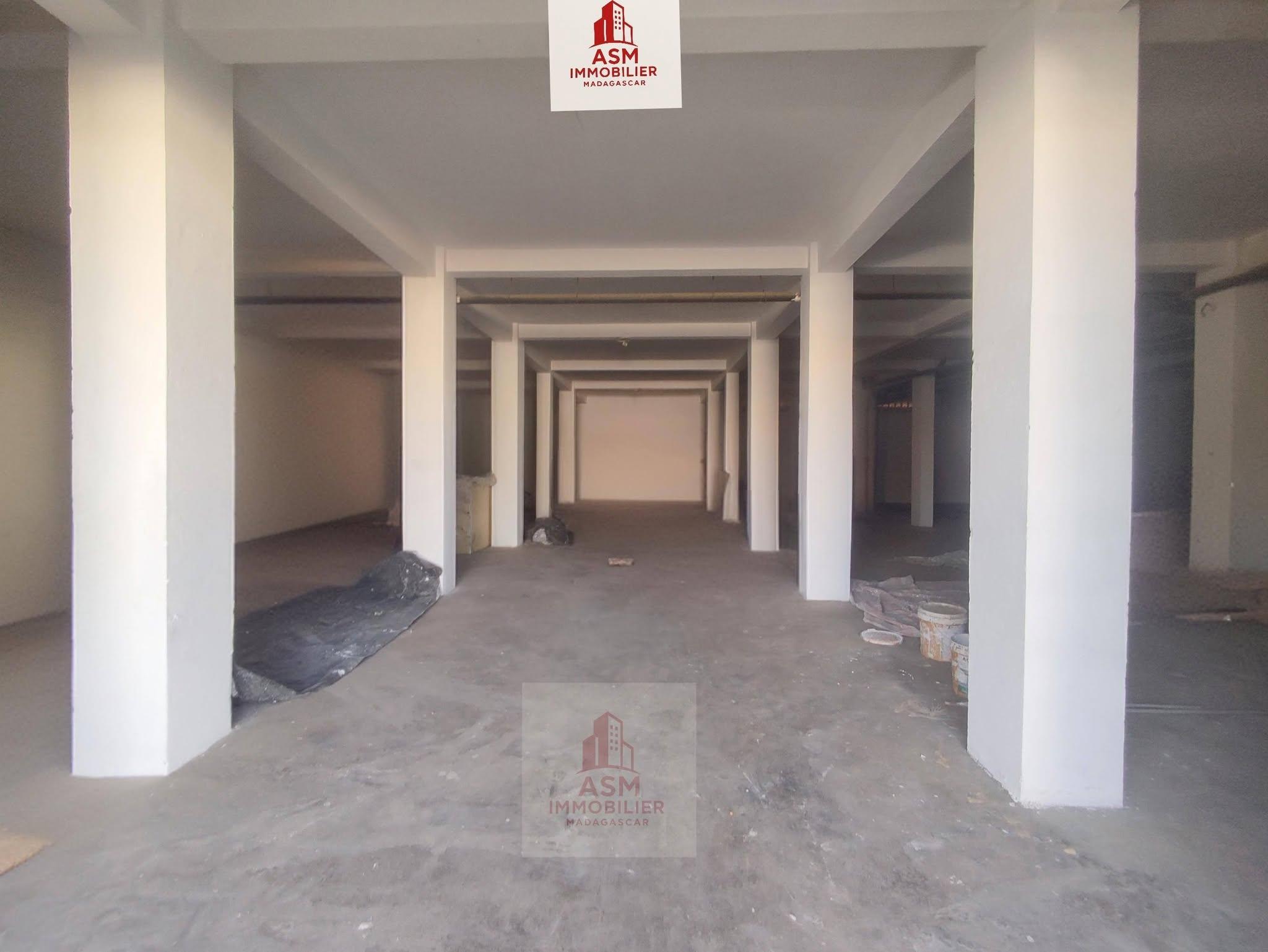 Location · Entrepôt 500 m² · Ivato, Antananarivo - photo 3