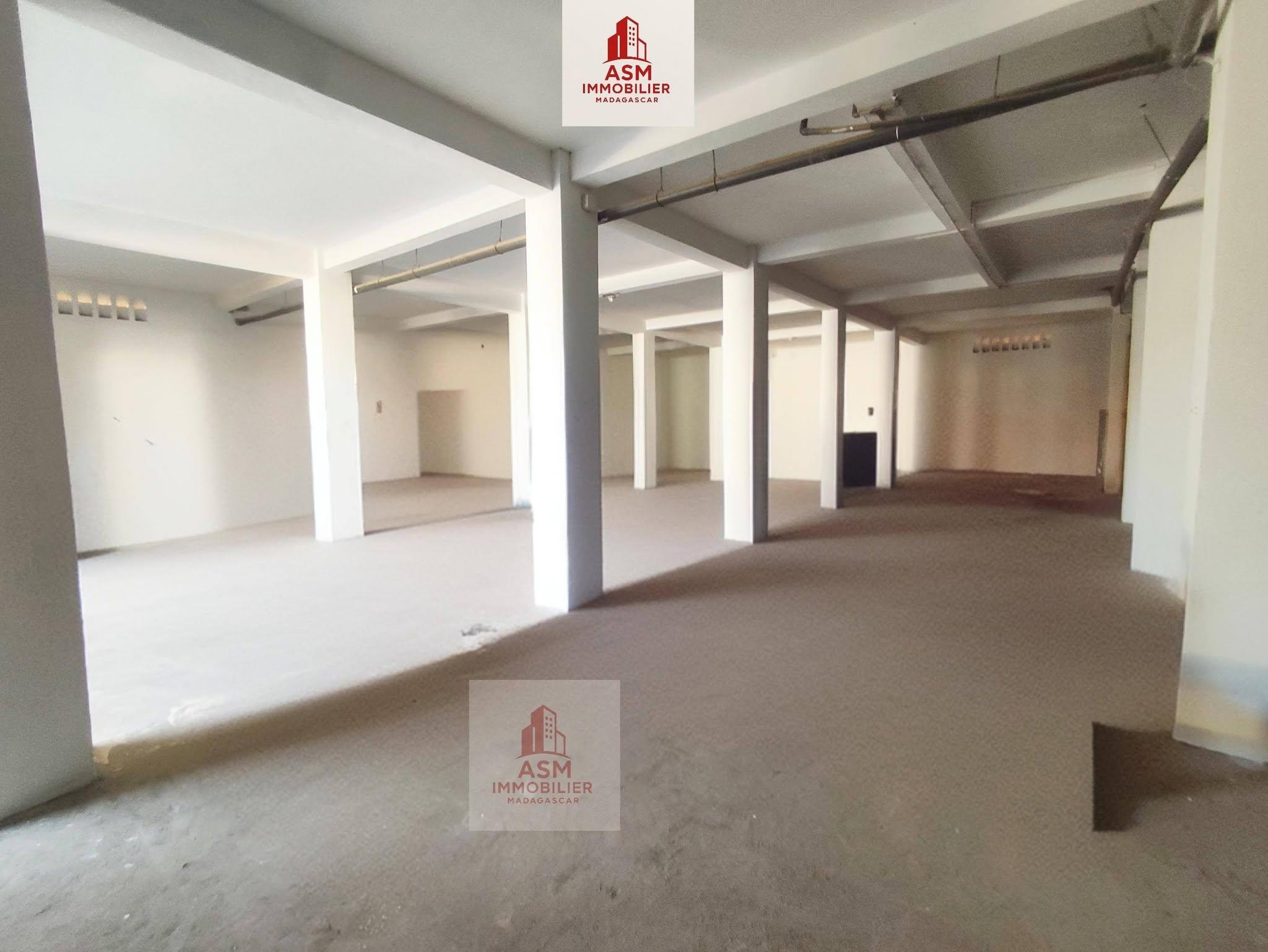 Location · Entrepôt 500 m² · Ivato, Antananarivo - photo 4