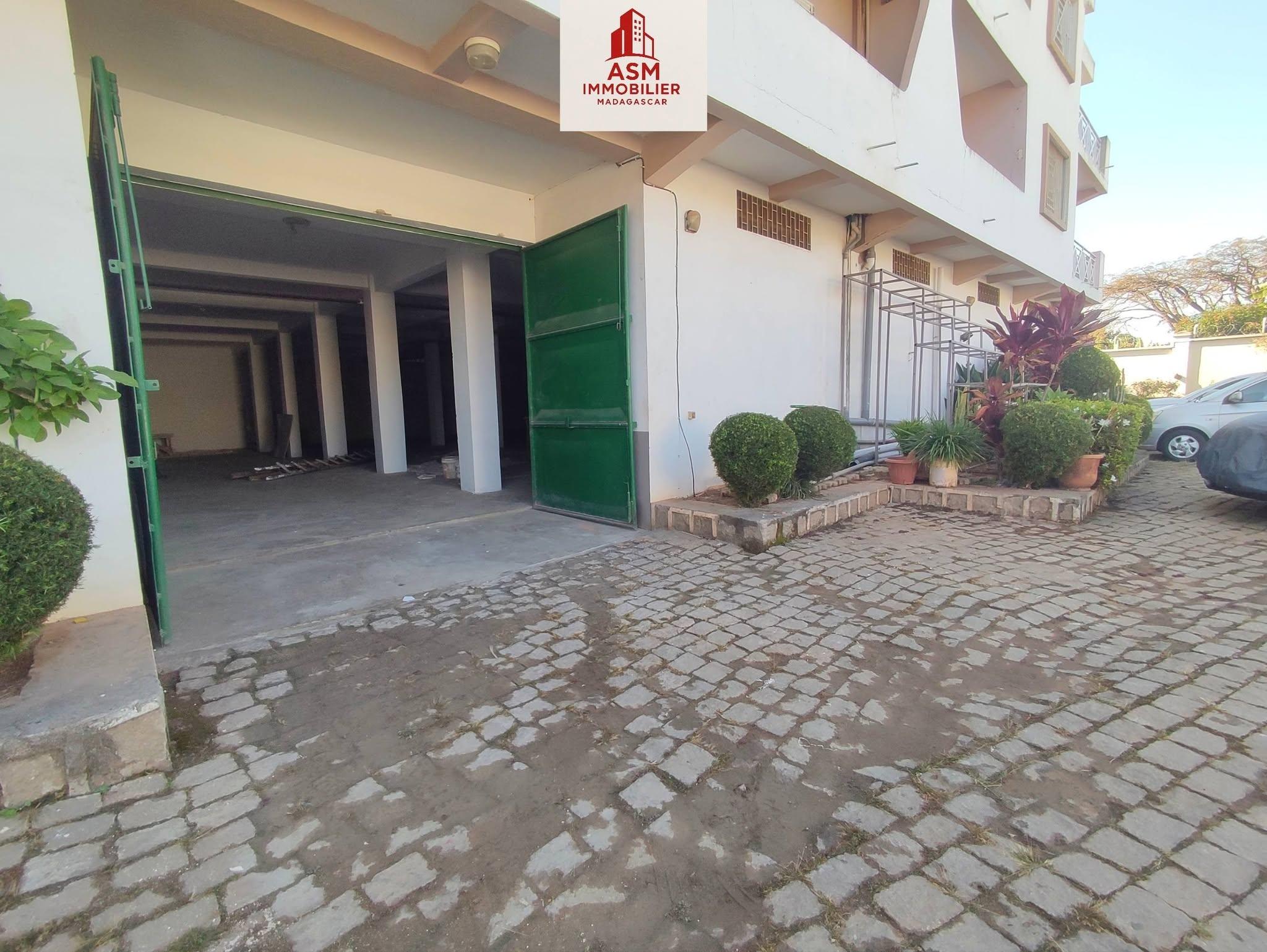 Location · Entrepôt 500 m² · Ivato, Antananarivo - photo 6