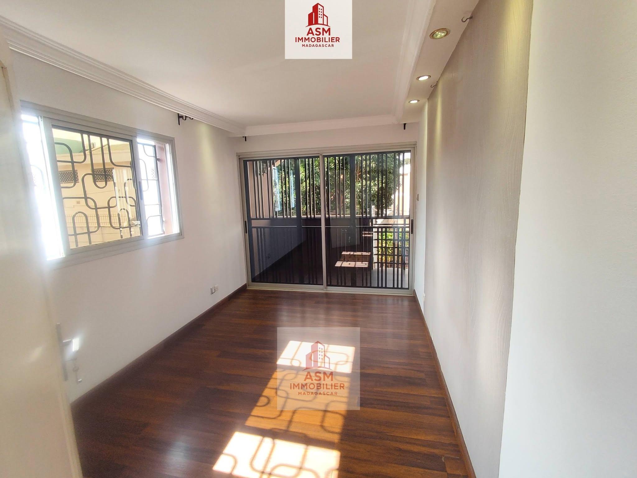 Location · Appartement T3 · Mahazoharivo, Antananarivo - photo 3