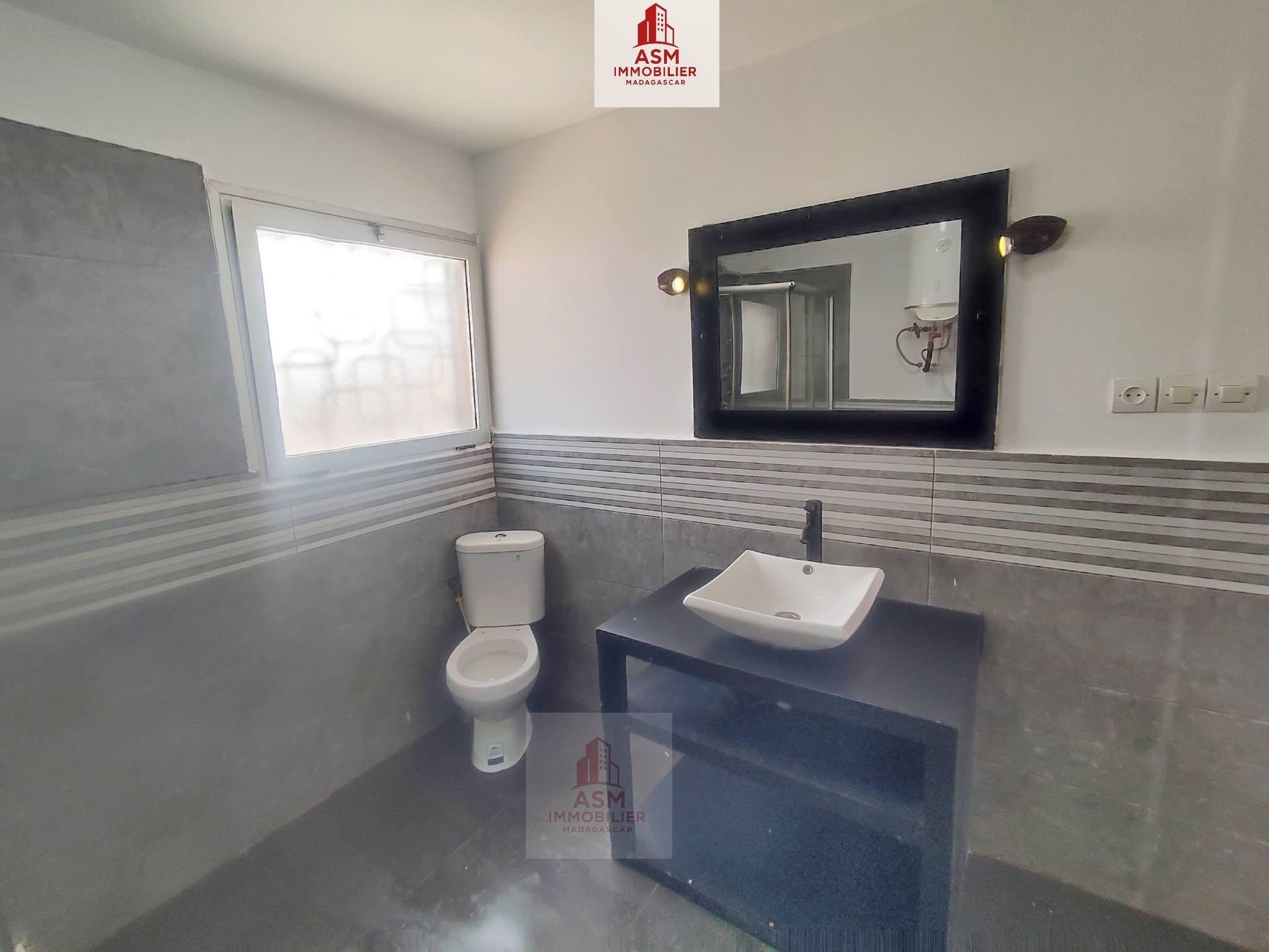 Location · Appartement T3 · Mahazoharivo, Antananarivo - photo 8