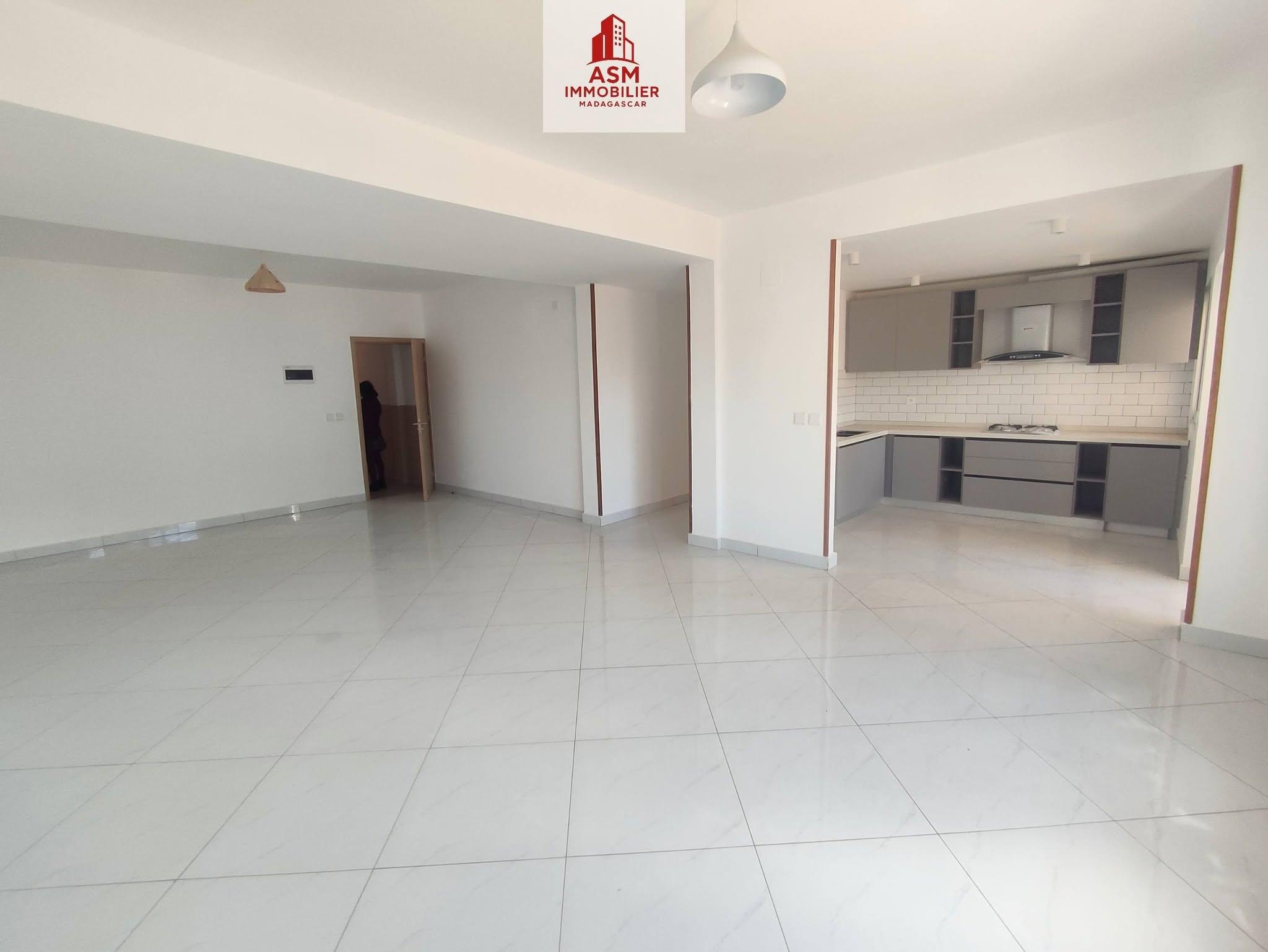 Location · Appartements T3/T4 neufs · Ambohibao, Antananarivo - photo 1