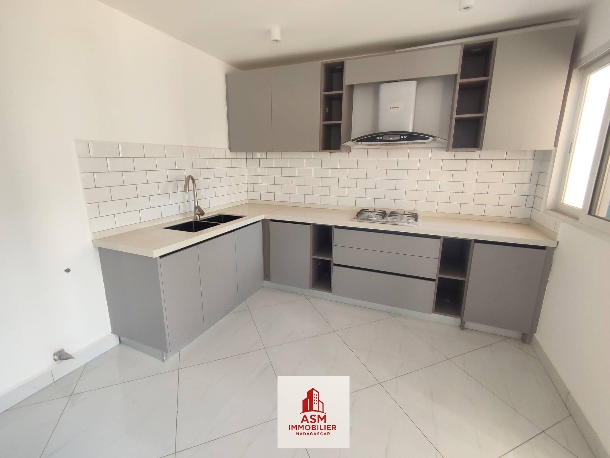 Location · Appartements T3/T4 neufs · Ambohibao, Antananarivo - photo 2