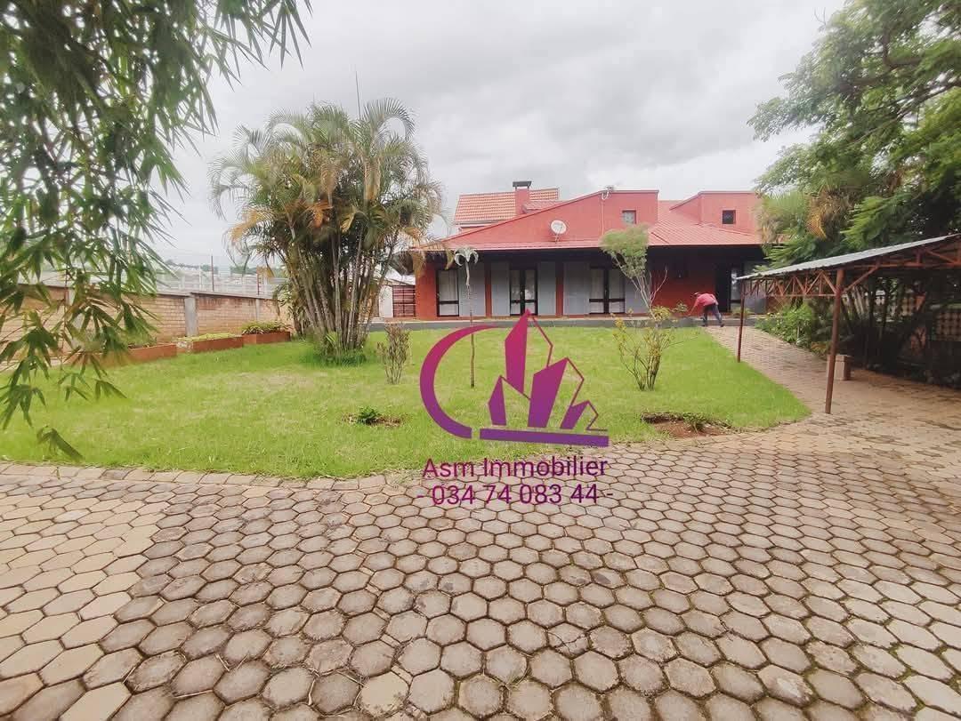 Location · Villa F4 meublée · Somanandrariny, Antananarivo - photo 1