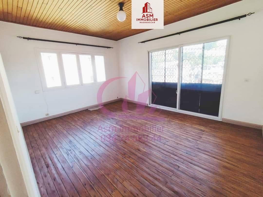 Location · Maison 2 étages · Ampandrana, Antananarivo - photo 2