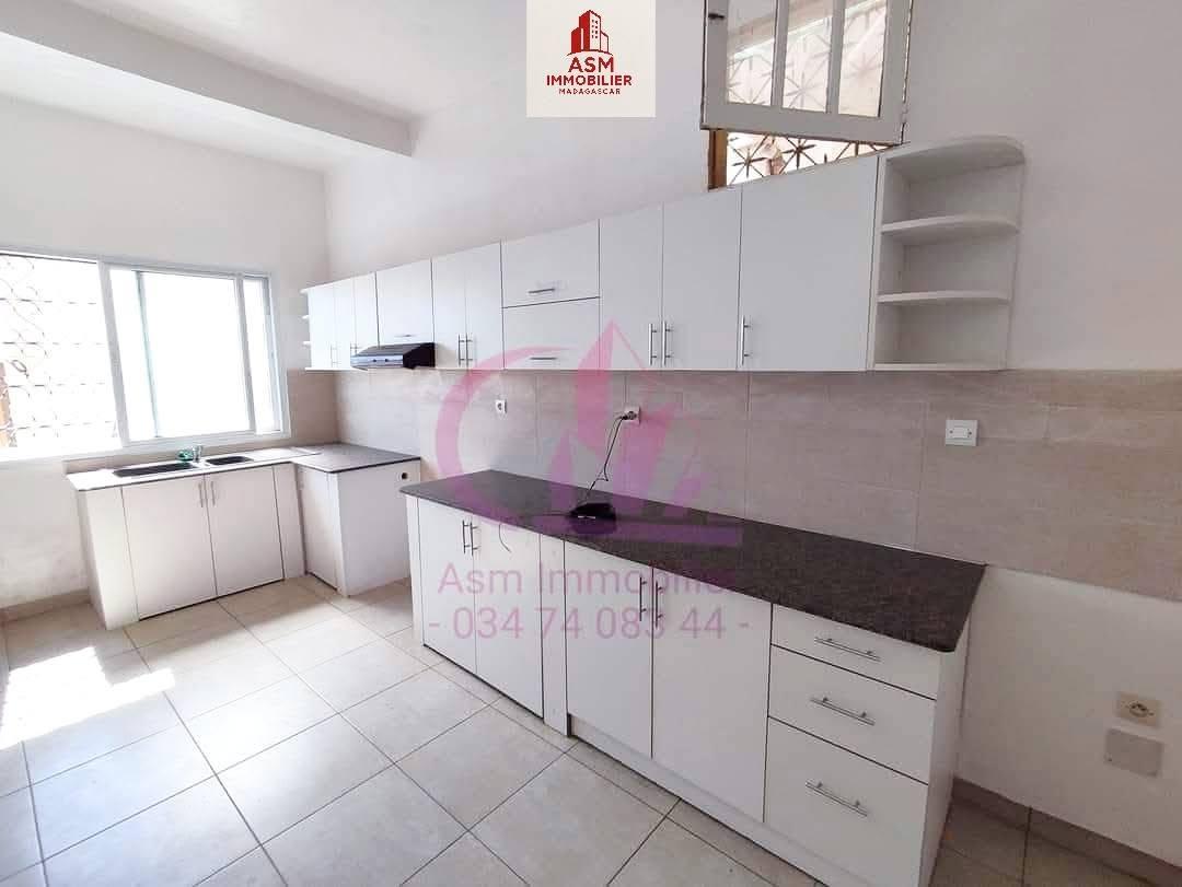 Location · Maison 2 étages · Ampandrana, Antananarivo - photo 7