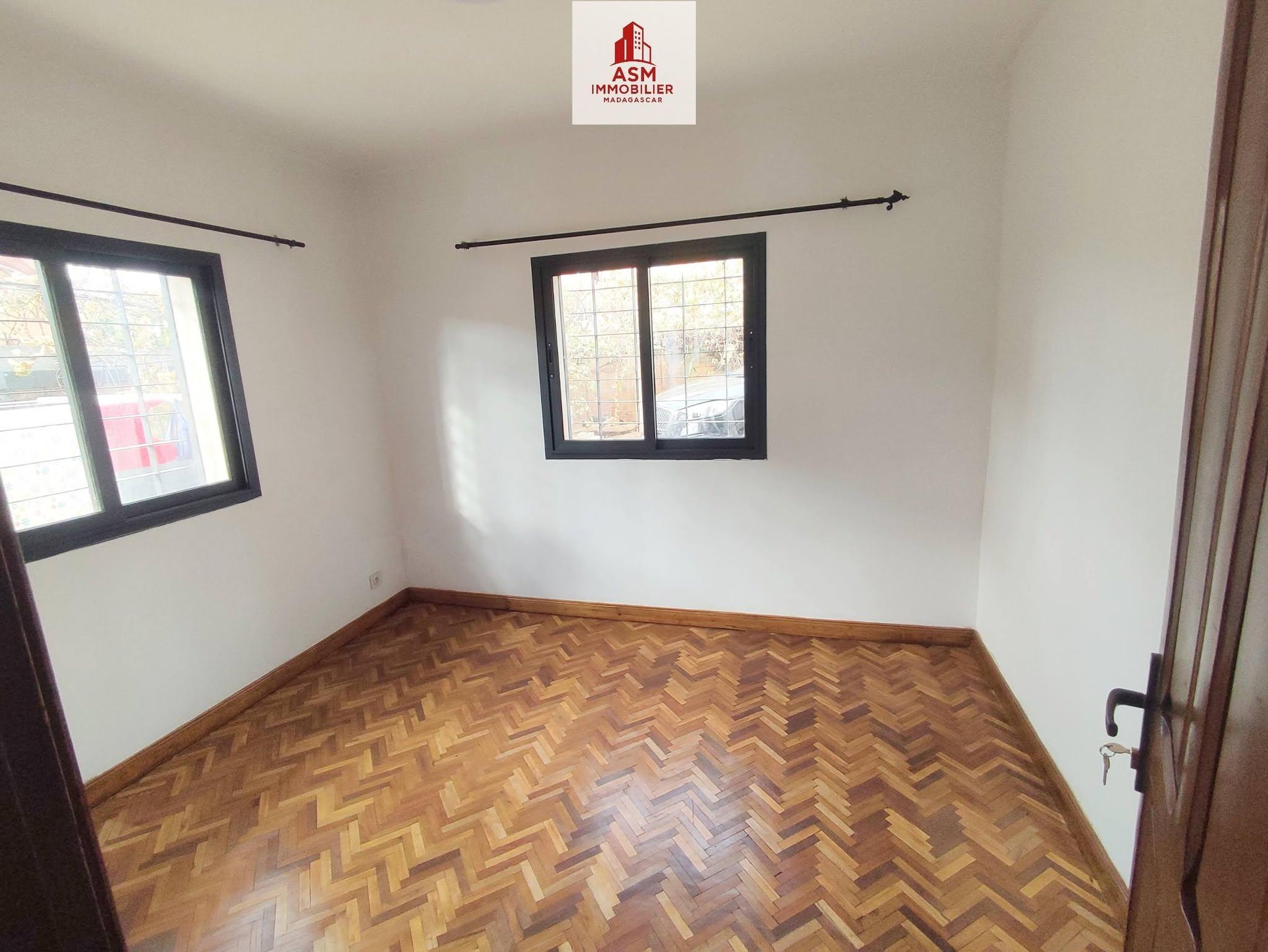 Location · Appartement T3 · Analamahitsy, Antananarivo - photo 2