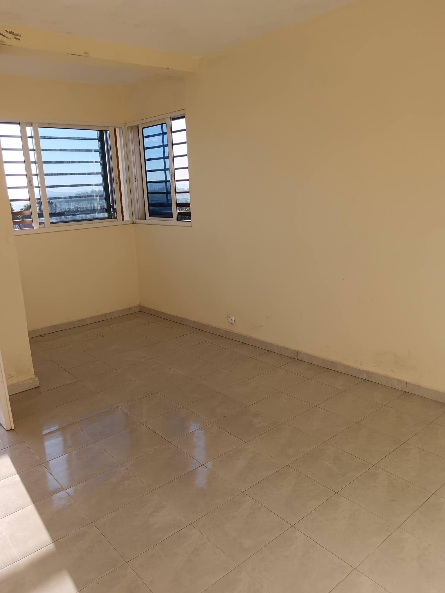 Location · Appartement T3 · Itaosy, Antananarivo - photo 4