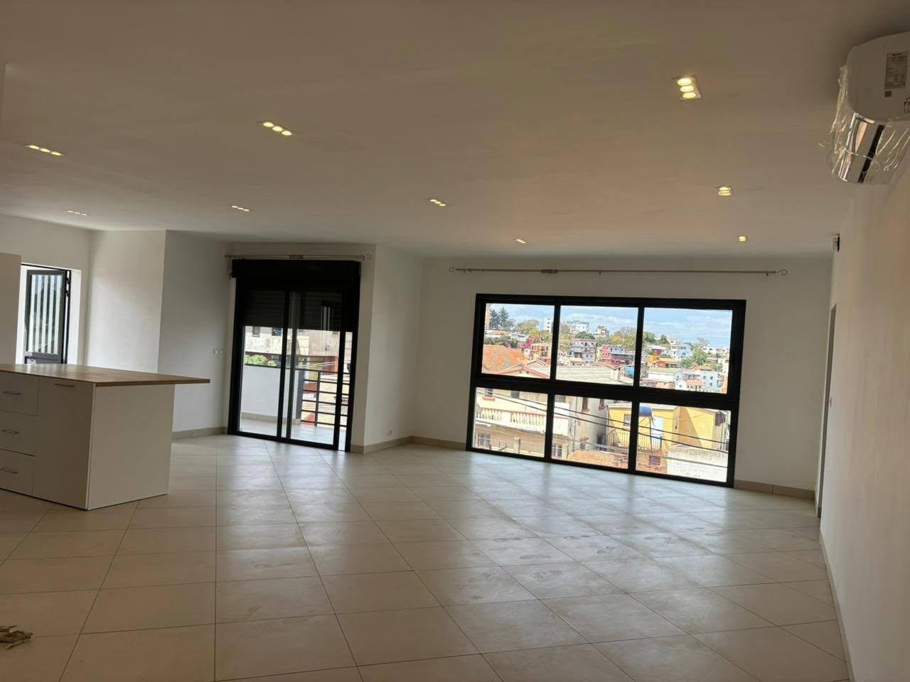 Location · Appartement T5 · Mahatony Ivandry, Antananarivo - photo 1