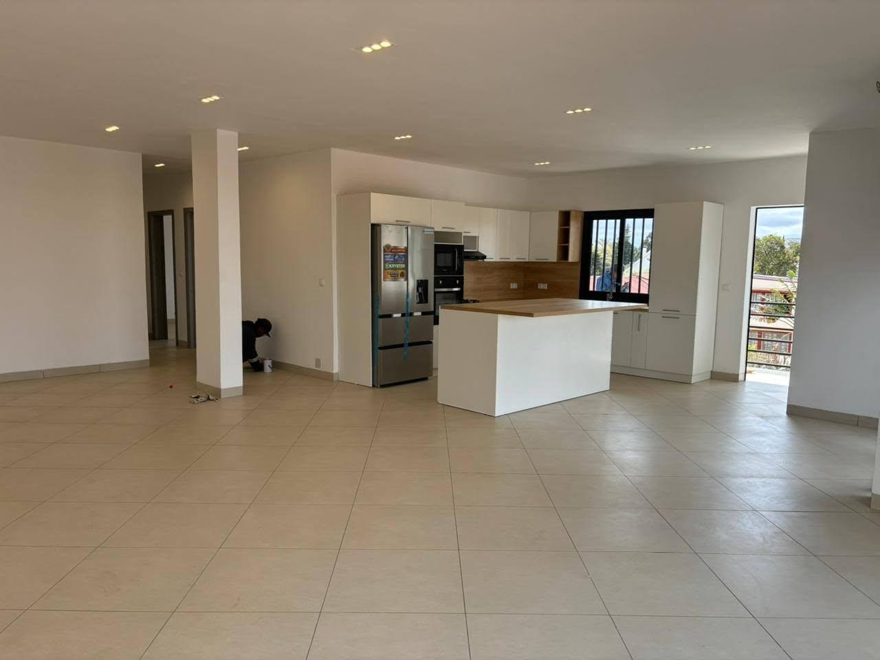 Location · Appartement T5 · Mahatony Ivandry, Antananarivo - photo 2
