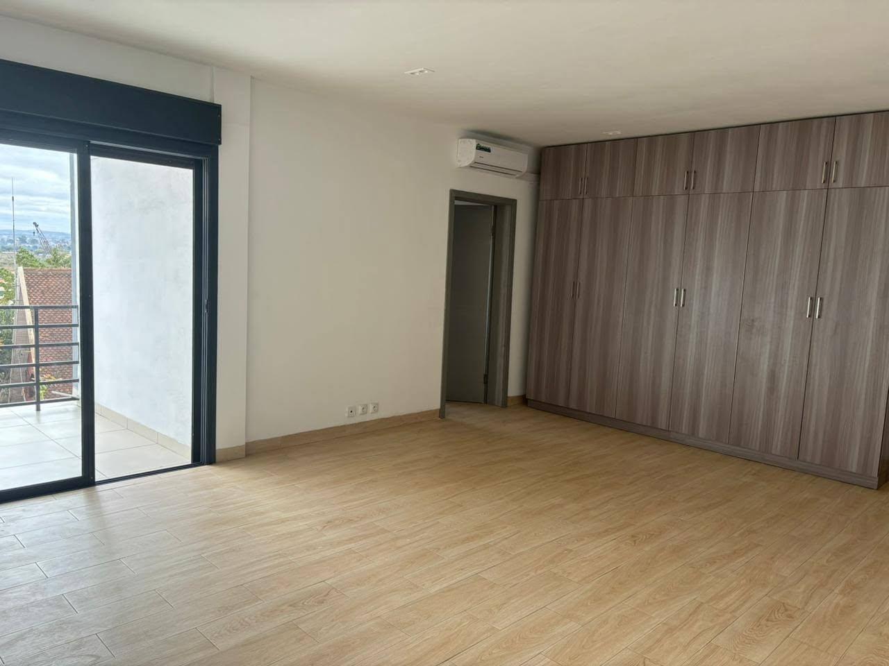 Location · Appartement T5 · Mahatony Ivandry, Antananarivo - photo 4