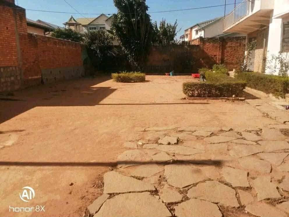 Location · Trano Ahofa (2e étage) · Talatamaty Ambohinambo, Antananarivo - photo 6