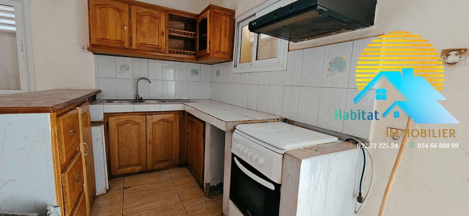 Location · Maison F4 (R+2) · Ambatobe, Antananarivo - photo 2