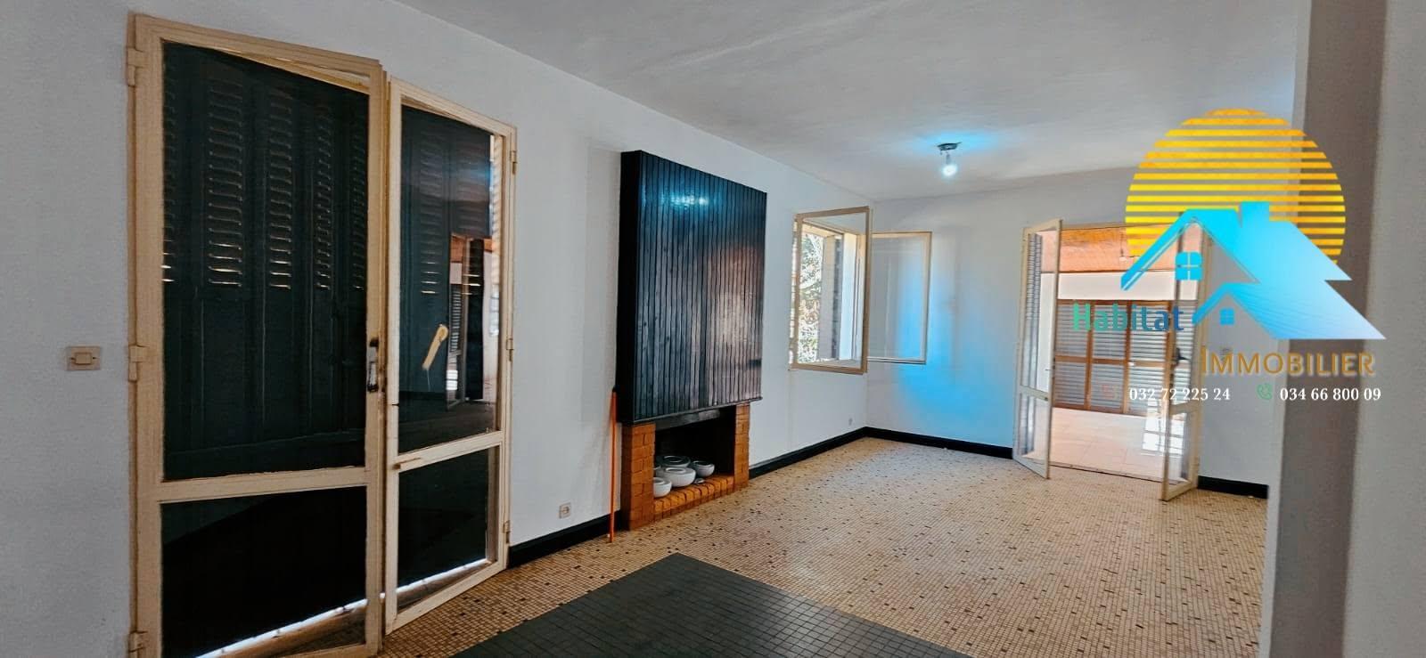 Location · Villa basse F5 · Ambatobe, Antananarivo - photo 5