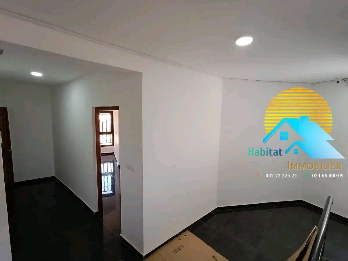 Location · Maison F8 (R+3) · Tsiadana, Antananarivo - photo 1
