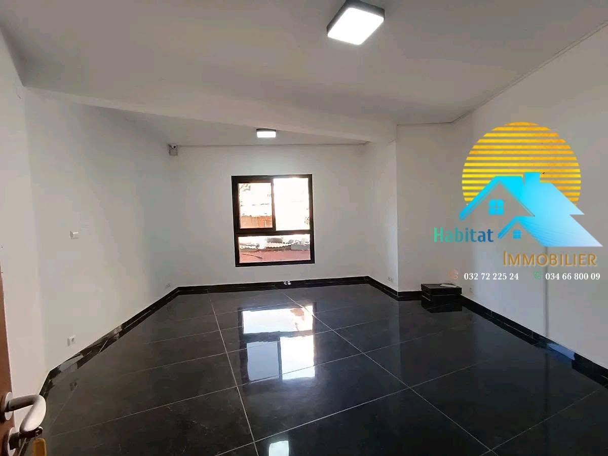 Location · Maison F8 (R+3) · Tsiadana, Antananarivo - photo 5