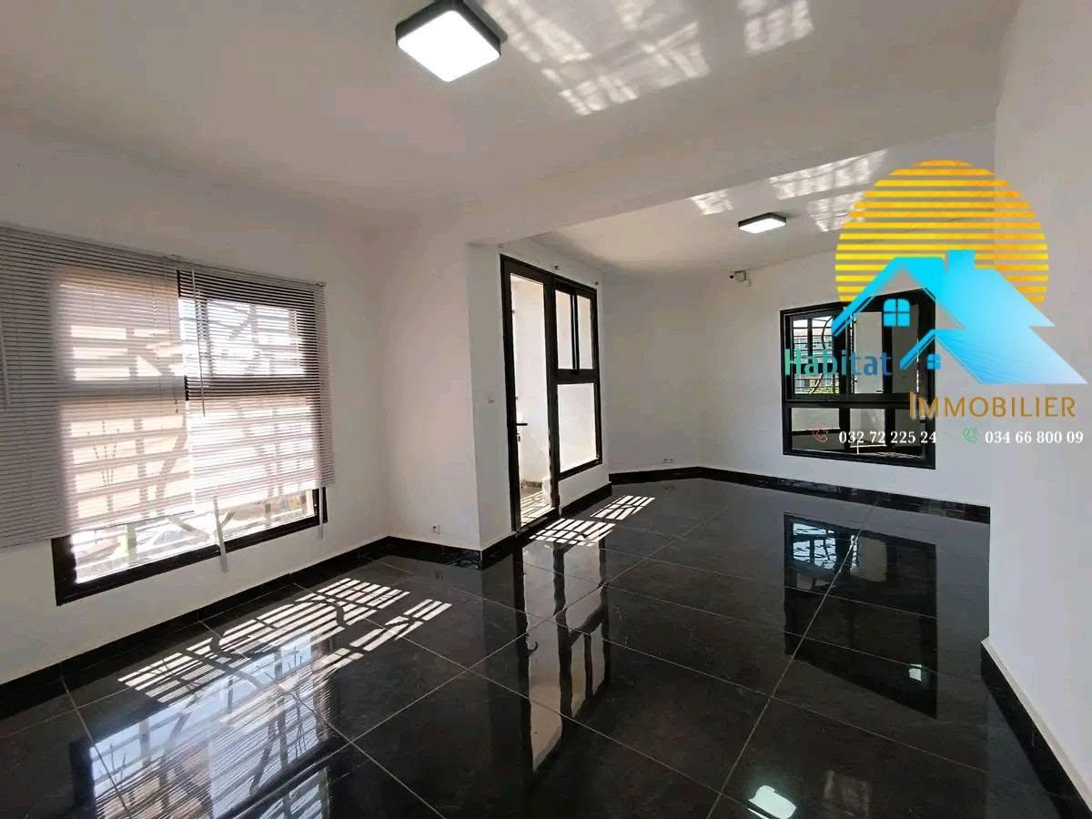 Location · Maison F8 (R+3) · Tsiadana, Antananarivo - photo 8