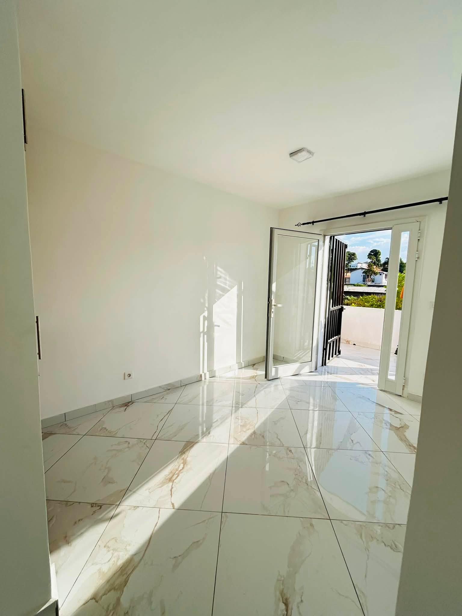 Location · Appartement T4 · Andraisoro, Antananarivo - photo 1