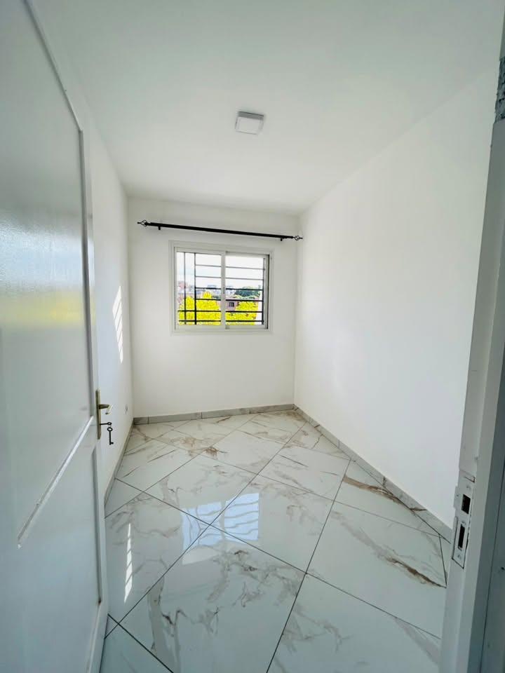 Location · Appartement T4 · Andraisoro, Antananarivo - photo 3