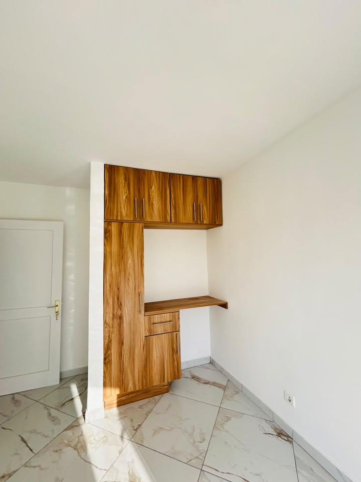 Location · Appartement T4 · Andraisoro, Antananarivo - photo 4