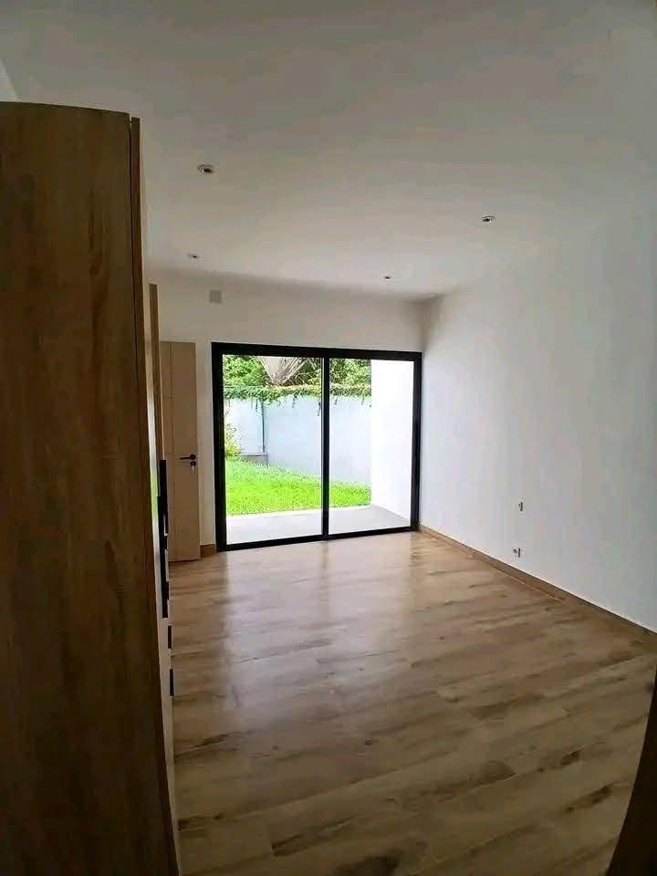 Vente · Villa haut standing (habitable 252 m²) · Ambohijanaka, Antananarivo - photo 5