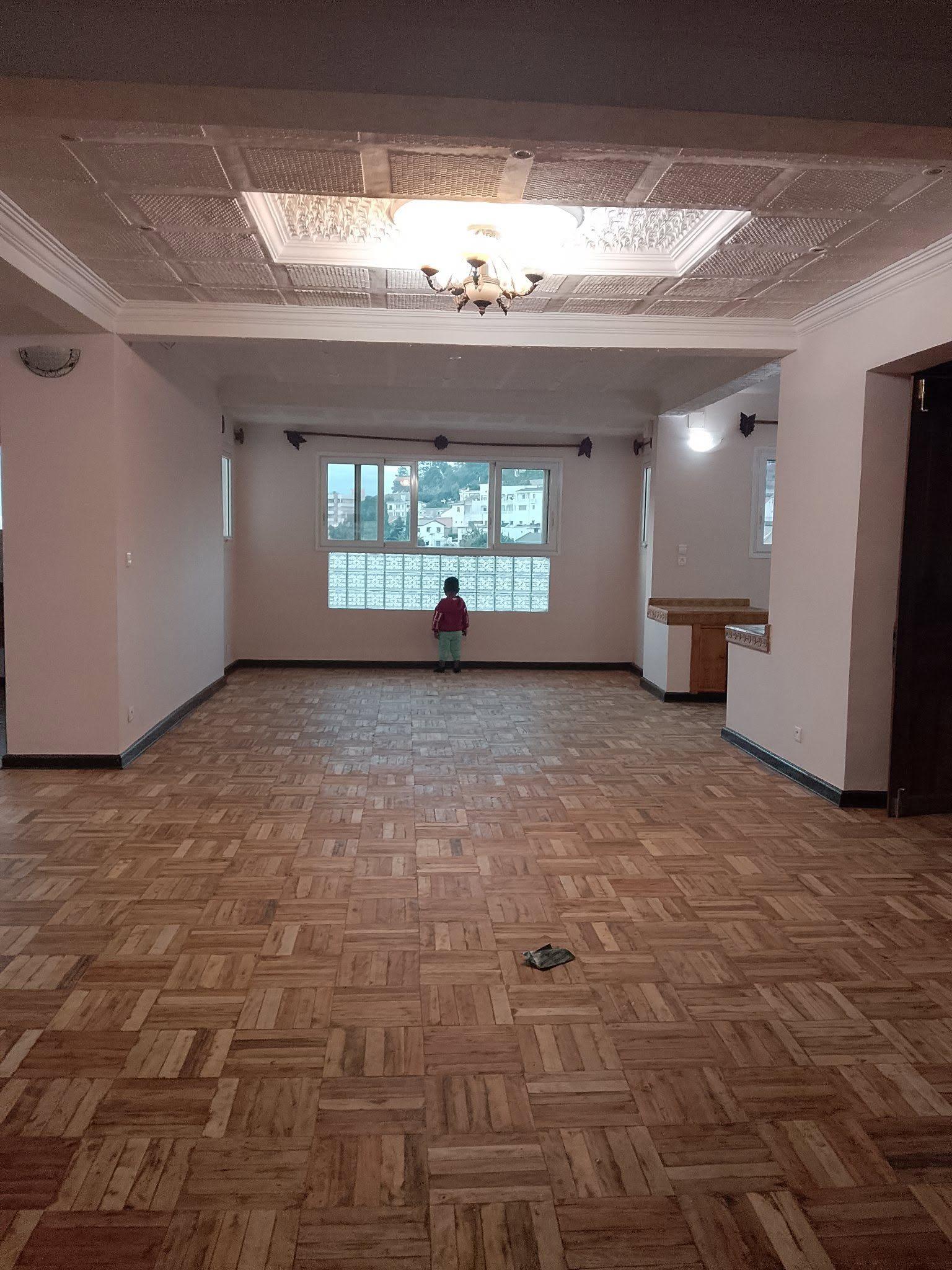 Location · Appartement T4 · Soavimbahoaka, Antananarivo - photo 4