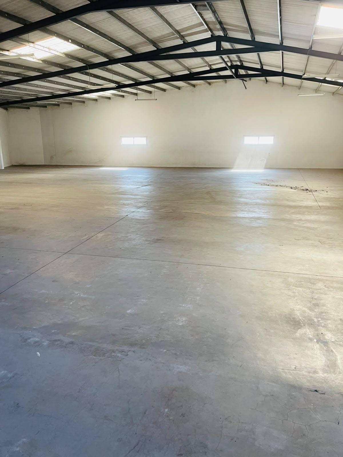 Location · Entrepôts 874 & 630 m² · Ambohibao, Antananarivo - photo 1
