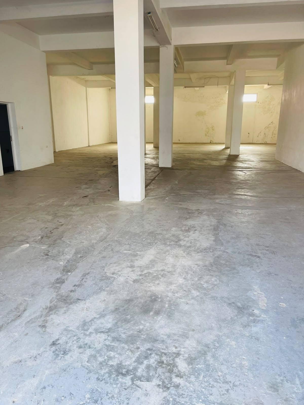 Location · Entrepôts 874 & 630 m² · Ambohibao, Antananarivo - photo 5