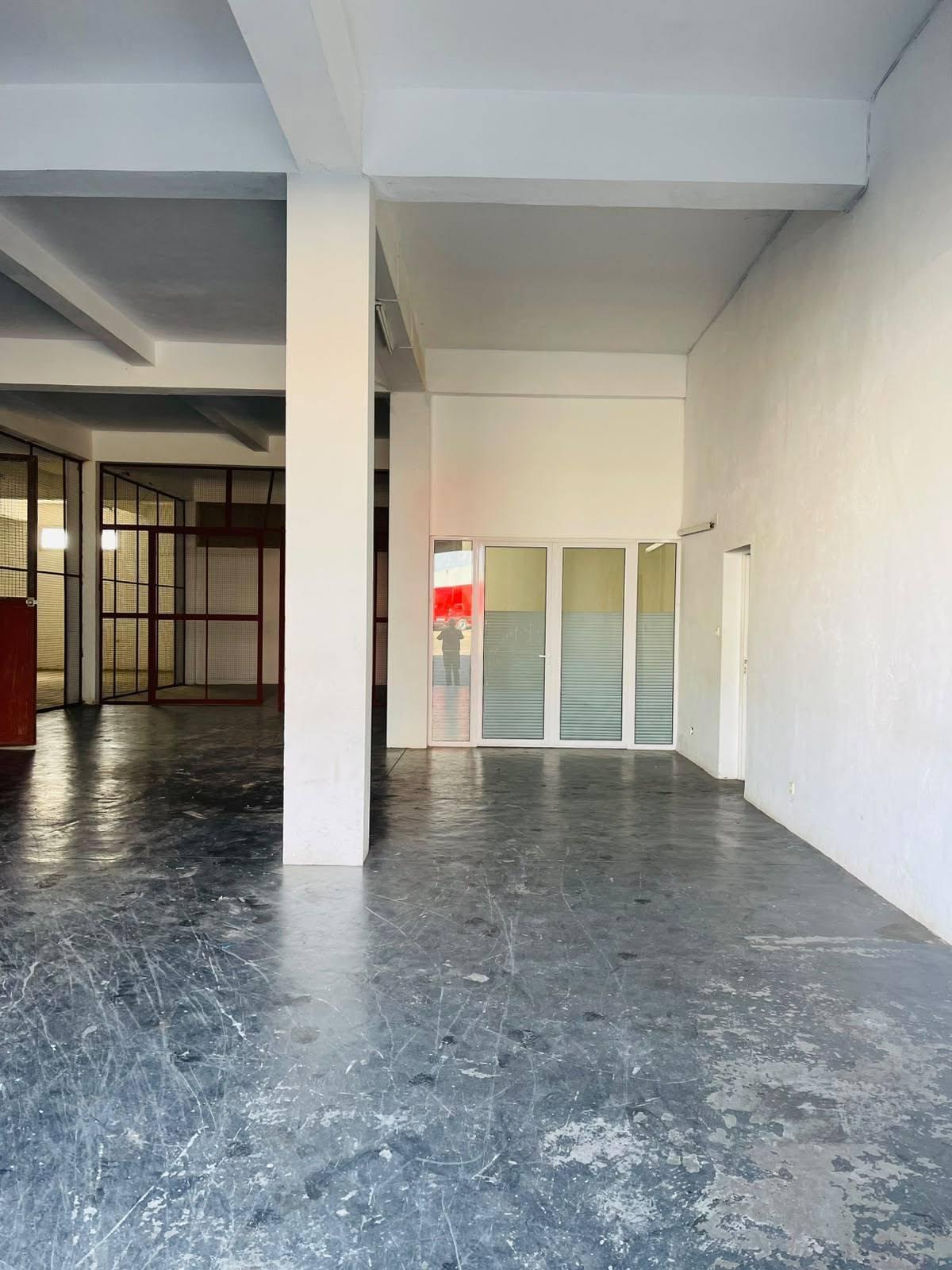 Location · Entrepôts 874 & 630 m² · Ambohibao, Antananarivo - photo 6