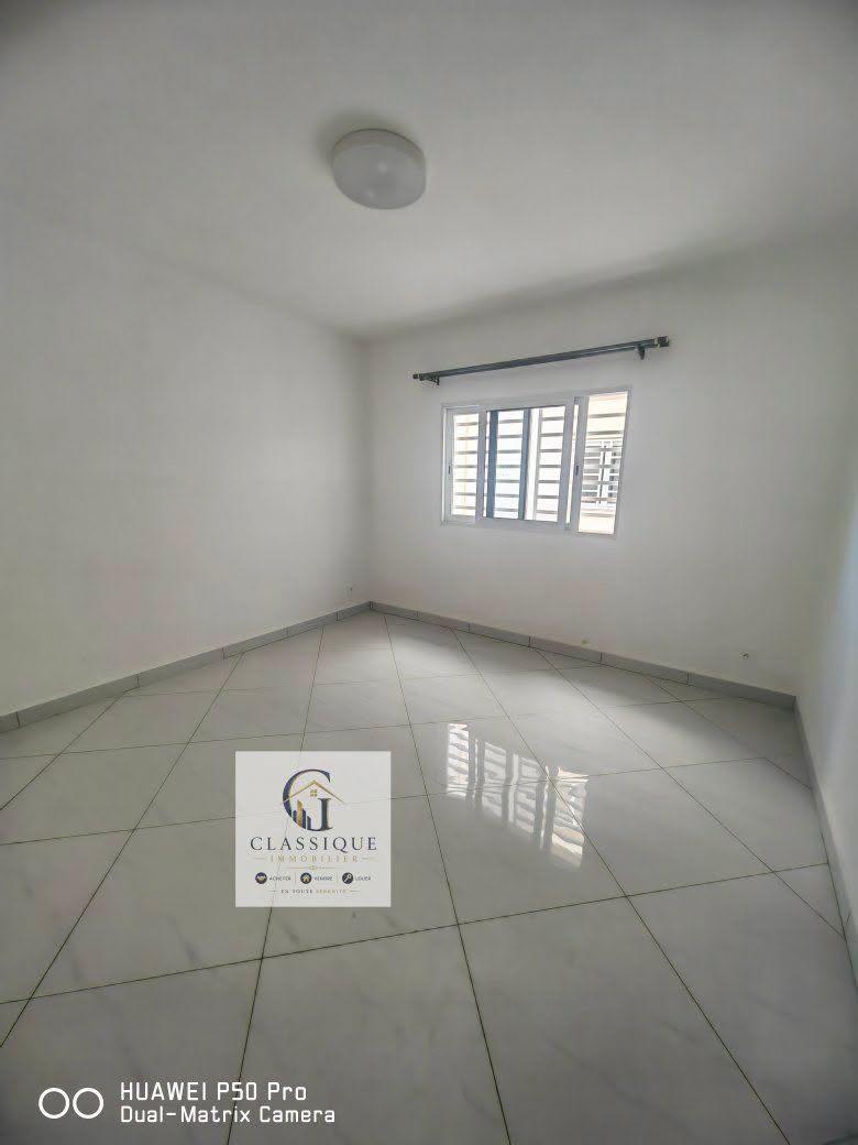 Location · Appartement T4 · Ambohibao, Antananarivo - photo 2