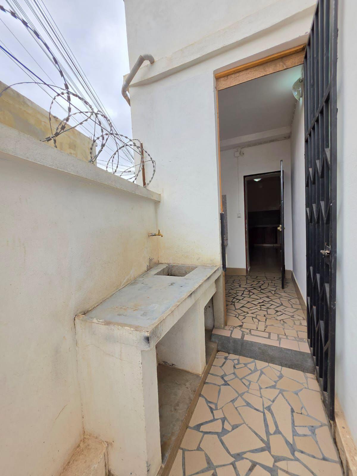 Location · Appartement T3 · Ambatobe, Antananarivo - photo 4